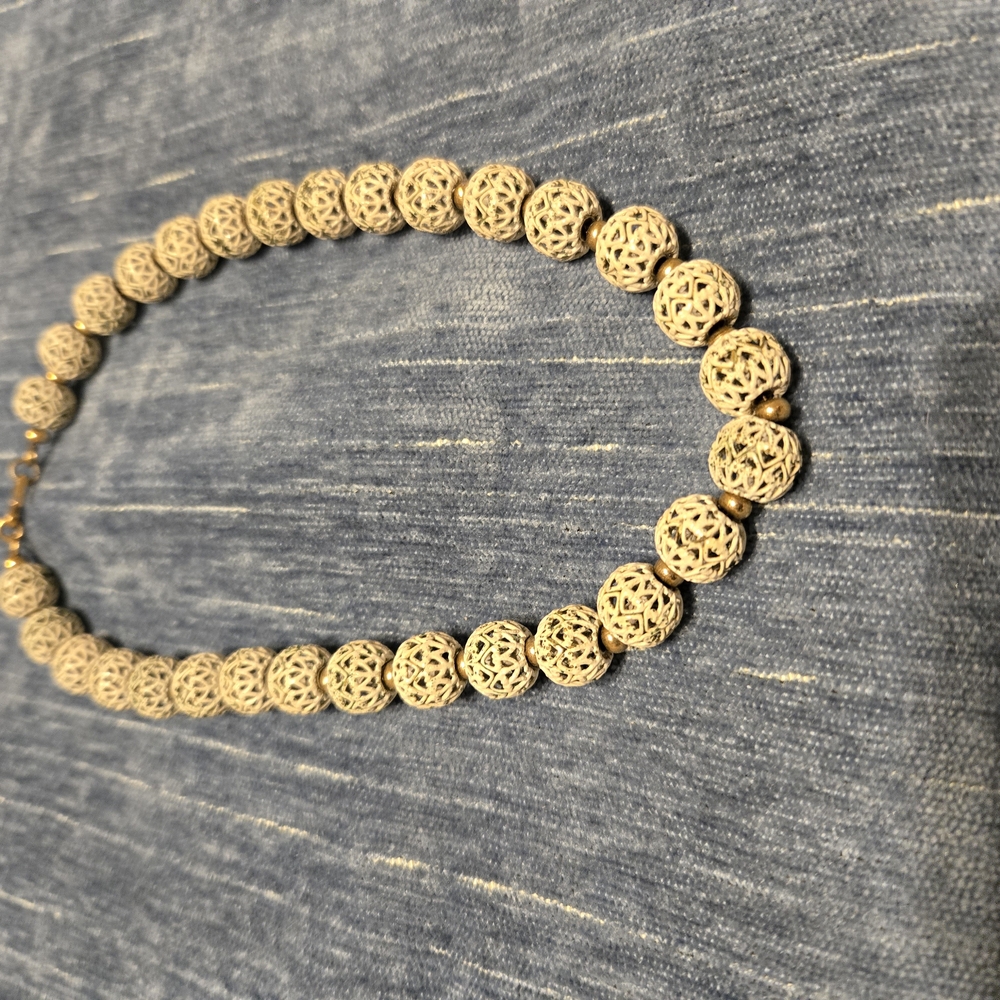 Elegant Cream Beaded Necklace